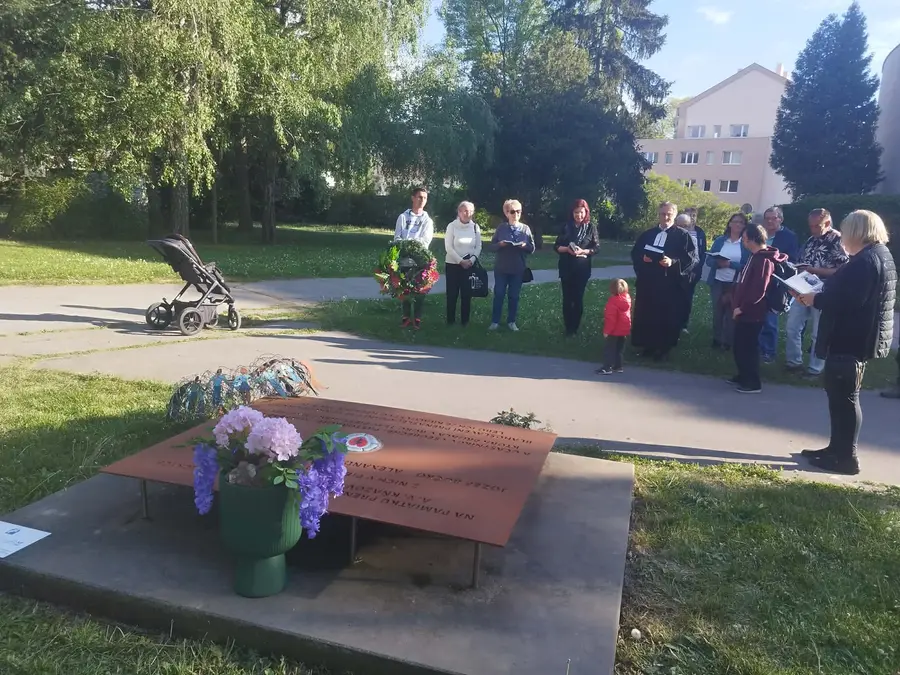 Uctenie si pamiatky brata - farára Jozefa Bučka.
